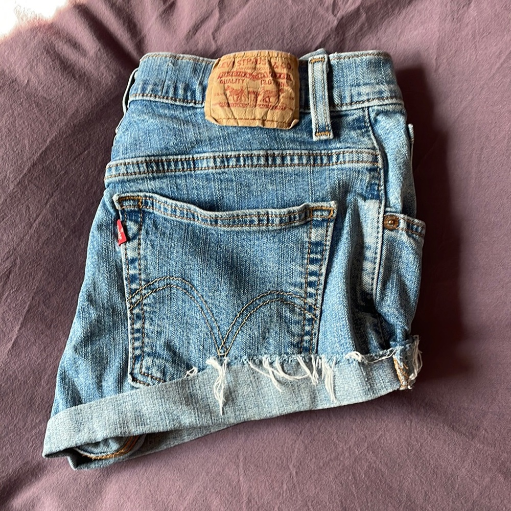 Levi’s 550 Jean Shorts in a size 10